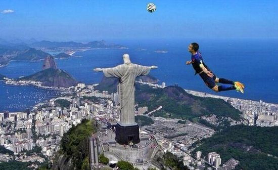【超级搞笑】超级恶搞图片之恶搞世界杯图片,范佩西鱼跃头球遭恶搞
