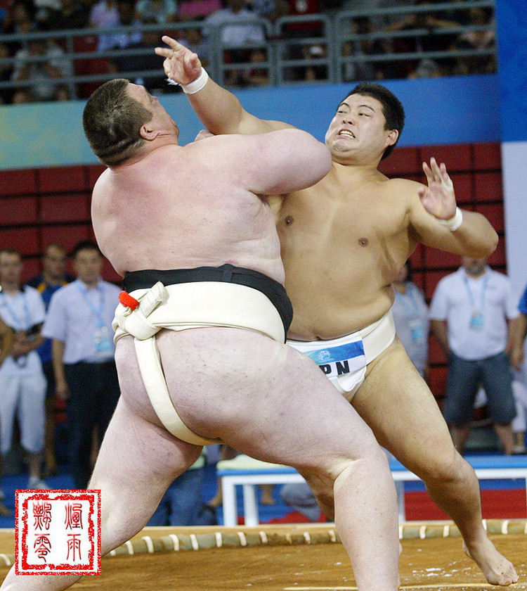 【超级搞笑】搞笑图片之日本女子相扑,一样精彩绝伦。
