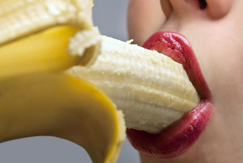 【无语】搞笑图片之吃香蕉的销魂联想趣图