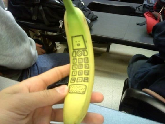 【精选】搞笑图片之香蕉电话